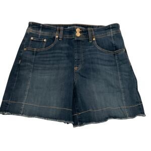Chico’s Size 6 Denim Pull On Casual Longer Length Shorts